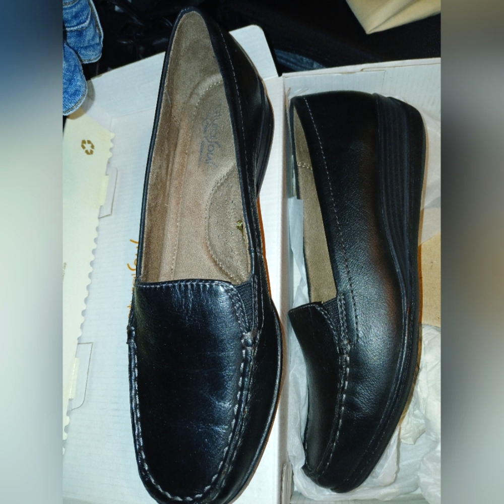 Natural Soul shoes New. Size 9.5.